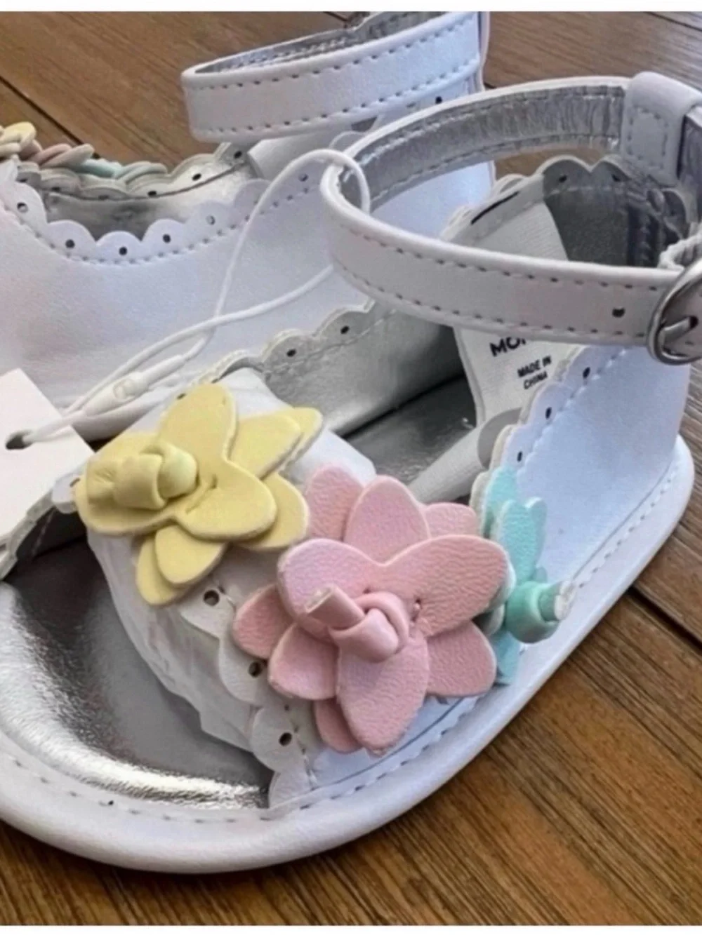 Janie and Jack White Floral T-Strap Sandals Baby Girls Size 3–6 Months NWTr